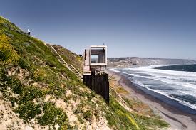 Navidad (comuna) — navidad es una comuna de chile de la provincia de cardenal caro, en la vi región del libertador general bernardo o higgins integra junto con las comunas de placilla. Croxatto And Opazo Architects Perches Timber Clad Cabins On Coastal Hillside In Chile Free Autocad Blocks Drawings Download Center
