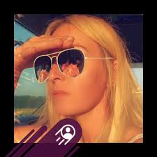 Icy blue Christmas nail ideas please? Really struggling to decide 😫