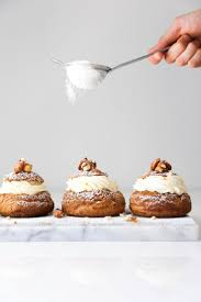 Praline Cream Puffs Cream Puff Recipe Desserts Cream Puffs