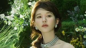 Triệu Lộ Tư trả giá: Nghi bị "phong sát" nóng lúc nửa đêm, cảnh "bay màu"  hệt Phạm Băng Băng năm xưa