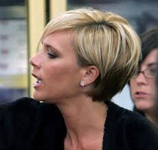 A blonde and short hairstyle. Faded Haircolor Victoria Beckham Victoria Beckham Hairstylesvictoria Beckham Short Hairhaircolorhair Beckham Hair Victoria Beckham Hair Hair Styles