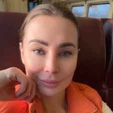 I am so excited to announce that I've accepted a position at FOX  Entertainment in the Publicity Department for Summer 2023 in New York City.  Thank you to everyone that helped and