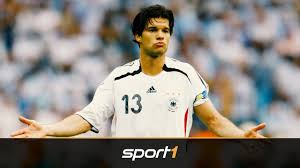 Fc kaiserslautern former chelsea midfielder michael ballack paid tribute to departing liverpool captain steven gerrard on. Der Capitano Wie Gut War Eigentlich Michael Ballack Sport1 Youtube