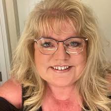 How to send extra cards to others in Coin Master?