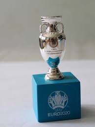Przed nami mecze w ramach 1/4. Mini Replika Puchar Mistrzostw Europy Euro 2020 Produkt Oficjalny Euro 2020 Euro 2021 Puchary Repliki Antykwariat Sportowy Ksiazki Pamiatki Sportowe Gadzety Klubowe