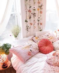 Going off to college comes with a lot of challenges — you have. The Best And Easy Girly Girl College Dorm Decor Ideas