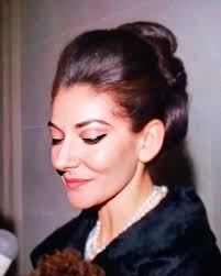 Maria😢 And the Artist😁