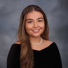 Caitlin Downing's Instagram, Twitter & Facebook