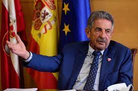 Revilla: "Los impuestos deben ser uniformes. Yo no puedo bajarlos al nivel  de Madrid" | Economía