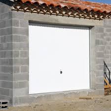 Son prix va dépendre du type de motorisation, du type de fermeture, de son matériau le kit motorisation pour porte sectionnelle et basculante, comfort 360 (soulevant 12 m² maximum de tablier pour une force de traction de 110 kg). Construire Un Garage Quelles Astuces Et Demarches Monequerre Fr