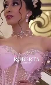 Roberta Sweet's Instagram, Twitter & Facebook