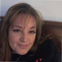 Shelly Pinkerton's Instagram, Twitter & Facebook