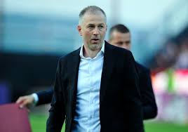 Jun 08, 2021 · fostul antrenor al cfr cluj, edi iordănescu, spune că nu este ușor de lucrat cu neluțu varga. X3l5olgemh8fqm