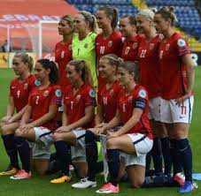 Nun sitzt er in seiner küche in boostedt, einem dorf in sie waren die allzweckwaffe des deutschen fußballs: Sp Fussball Norwegen Frauen Nationalmannschaft Gleichberechtigung Lohne Meldung Norwegens Fussballverband Bezahlt Frauen Und Manner Zukunftig Gleich Welt