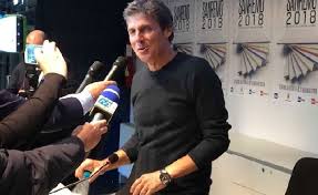 Raquel del rosario) and more. Luca Barbarossa A Sanremo 2018 Il Dialetto Mi Ha Scelto Intervista Conferenza Stampa Di Luca Carboni Faremusic