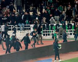 Μητέρα των μαχών), yunanistan'da yer alan iki takım; Panathinaikos Olympiakos Game Abandoned After Clashes The Star