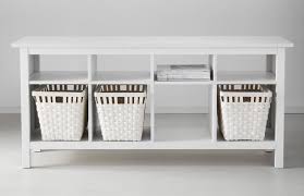 Vitrin Ve Konsollarda Her Ne Kadar Kapakli Modeller Tercih Edilse De Kapaksiz Olan Modeller Ile De Evinizi Canlandirabilirsiniz Kutu Ya Ikea Mobilya Konsol