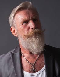 Grundsätzlich verändert sich das haar aber auch mit den jahren, weshalb oft entsprechend auch die frisur angepasst wird. Frisuren Fur Altere Herren Frisurenkatalog Eu