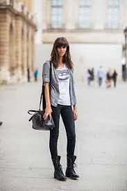 Black Boots With Jeans Women 25 Street Style Stars Model Exactly How To Wear Combat Boots For Fall Casual Fall Outfits Casual Winter Outfits Fashion