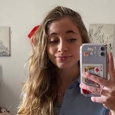 Andrea Blas's Instagram, Twitter & Facebook