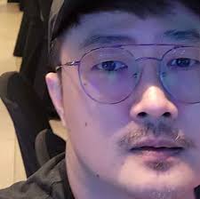 Idinaan ni Gene Padilla sa pagpapa-tattoo ang kanyang reaksiyon sa mga  bashers:🧐Details in comments 📷Gene Padilla/Facebook