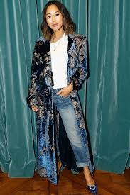 From Kendall To Emily Every Celebrity Owns A Pair Of These Fashion Boots Fashion Italian Women Style Womens Fashion Classy