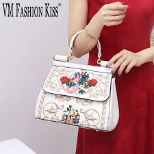 Italian luxury goods are renowned for the high quality of their own textiles and the perfect elegance and refinement that goes into making them. 2021 Embroidered Frame Bag Luxury Designer Women S Bags Italian Fashion Brands Shoulder Bags Floral Handbags Crossbody Bags Shoulder Bags Aliexpress