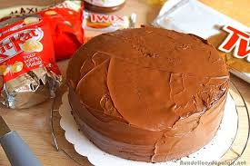 Gateau D Anniversaire Au Chocolat Facile Aux Delices Du Palais Gateau Anniversaire Chocolat Recette Gateau Danniversaire Gateau D Anniversaire Facile