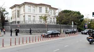 1 kasım genel seçimleri'nin ilk sonuçlarının ortaya çıkmasının ardından çok sayıda ak partili cumhurbaşkanı recep tayyip erdoğan'ın üsküdar kısıklı'daki evine akın etti. Erdogan In Evini Izleyen Kameralarin Kaydi Nerede Politika