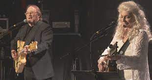Judy collins and stephen stills first met in 1967, and quickly fell into a tumultuous love affair that would be immortalized in stephen's now legendary he also has the added distinction of being the first artist to be inducted into the rock & roll hall of fame twice in one night (for his work with csn. Stephen Stills And Judy Collins Playing Beautiful Music Together Cbs News