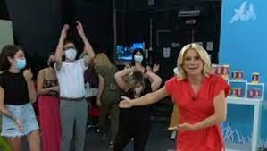 Οι πιο δύσκολοι ήταν οι τρεις πρώτοι μήνες όπου η έννοια του ωραρίου στο θηλασμό αλλά και στον ύπνο δεν υπήρχε! Katerina Karabatoy Oi Koy Koy Synergates Poy 8a Thn Akoloy8hsoyn