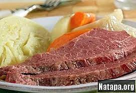 The english term is used interchangeably in modernity to refer to three distinct types of cured beef Corned Beef Deckel Langsam Gekochtes Corned Beef Und Kohl Einfaches Und Gesundes Rezept Drukwerkgids