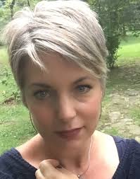 Short layers with a lift are easy short gray haircut to achieve. Pin On Natural Beauty Silver Gray Hair