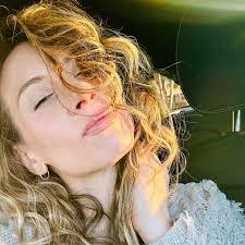 Renee Barrow's Instagram, Twitter & Facebook