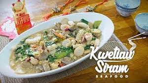 Telor ayam dan garam dikocok dengan garpu hingga merata. Resep Kwetiau Siram Seafood Yuda Bustara Youtube