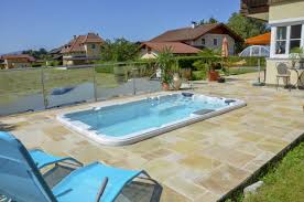 Ein Swim Spa Ist Die Optimale Alternative Zu Einem Pool Vereinfacht Kann Man Sagen Ein Swim Spa Kombiniert Je Nach Ausstattung D Swimming Pool Pool Whirlpool