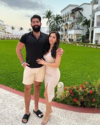 Please don't ask your eye doctor to do this. 🛑 I recently had an RN  patient argue with me over this. I thought another healthcare professional  would understand better. 🤦🏻‍♀️ Contact lenses