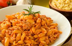 Per preparare i malloreddus alla campidanese, iniziate dalla preparazione del soffritto. Torre Delle Stelle Sardegna I Malloreddus Alla Campidanese