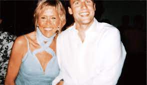 Née en 1953, brigitte macron, née trogneux, est l'épouse du huitième président de la république, emmanuel macron. Brigitte Macron Son Evolution Physique Au Cours Du Chemin Du Professeur A L Epouse Du President