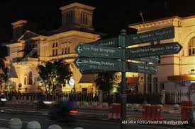 Gunakan lokasi anda saat ini. Cuaca Besok Di Jawa Dan Bali Yogyakarta Hujan Ringan Bandung Hujan Petir