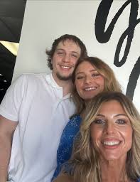 Oh just a few options for you guys ❤️❤️❤️❤️❤️ All available with only a  little while left to come shop!!! We are here till 7pm-ish