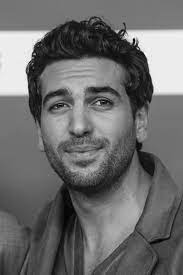 Er wurde mit produktionen wie türkisch für anfänger und fack ju göhte bekannt. Popsugar Uk Elyas M Barek Elias M Barek Elyas