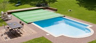 Cubiertas De Piscina Prepara Tu Piscina Para El Otono Hogarhabitissimo Cubierta Piscina Cubierta Casas Con Piscina Piscina