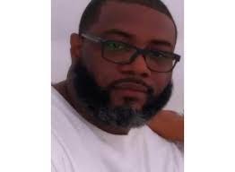 Belinda Ewing's Instagram, Twitter & Facebook