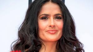 Hot celebrity pics and photos, desktop wallpapers and celebrities gossip and screen savers salma hayek style salma hayek body salma hayek young salma hayek pictures selma hayek beautiful african women older beauty curvy girl. Mutig Salma Hayek Lasst Sich Die Haare Von Ihrer Tochter Schneiden
