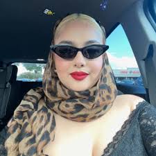 Is there a female boudoir photographer in town?