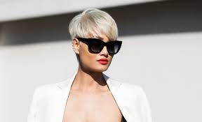 Côté longueur, c'est à vous de choisir en fonction de la forme de votre visage, évidemment, mais aussi de votre style. Idee Coiffure 1001 Exemples Parfaits De La Coupe Courte Effilee A Ne Pas Manquer Madame Tn Magazine Feminin Numero 1 Mode Beaute Shopping Lifestyle