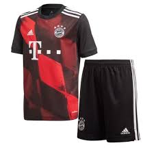 In 1999, bayern returned to a predominantly red kit, which featured blue sleeves, and in 2000 the club. Cheap Bayern Munich Football Shirts Soccerlord