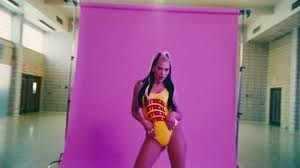 Stream physical by dua lipa from desktop or your mobile device. Body Yellow Dua Lipa In Dua Lipa Let S Get Physical Work Out Video Spotern