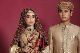 *) am dm kejora pancarkanlah sinarmu f am temani keheningan malamku dm am padamu kejora kutitipkan rindu f e am e untuknya yang kini jauh dimata. Dgzr8br9onamem